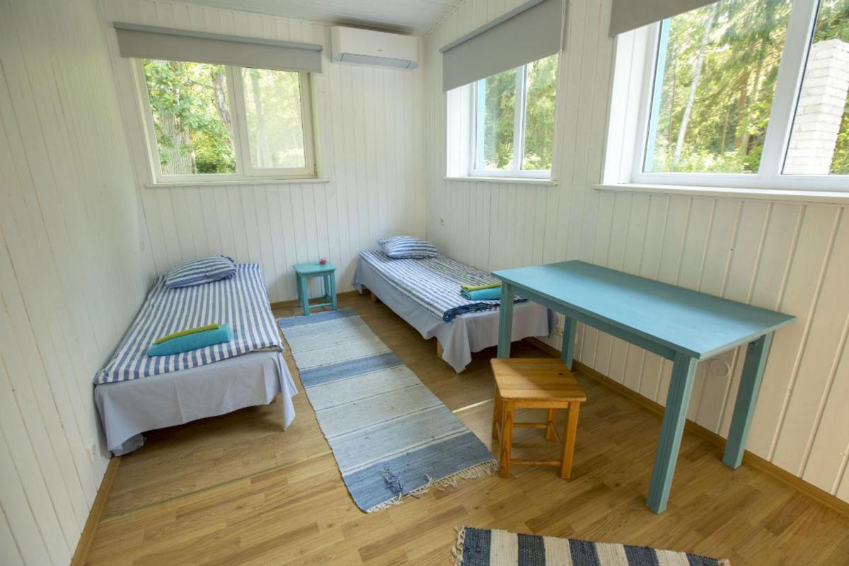 Puhkekeskus Valkla Rand- Simple Accomodation Exterior photo